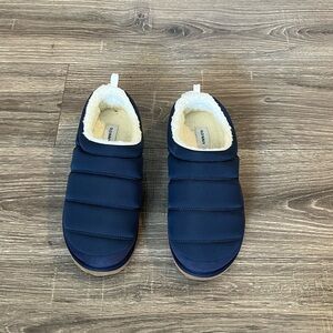 Old Navy Quilted Navy Slip-On Shoes – Size 8-9 – Fleece Lined Comfort